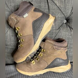 Merrell alpine waterproof little boys boots size 12.5.